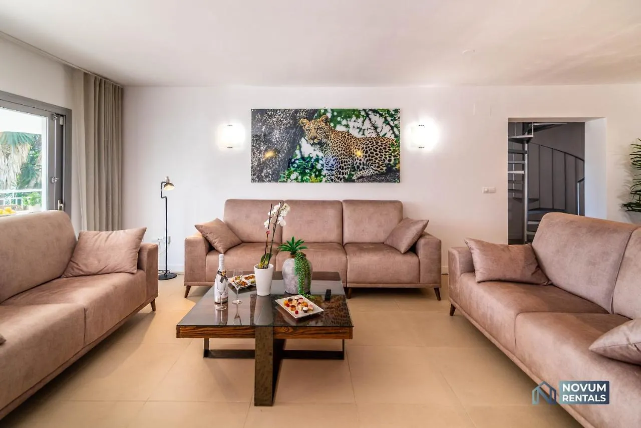 アパート マルベーリャUnique 5 Bed House - Private Pool In Prime Locationアパートメント
