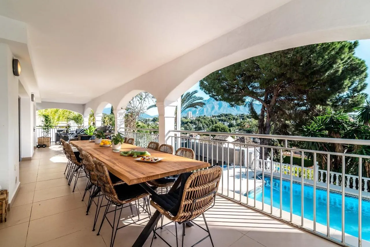 アパート マルベーリャUnique 5 Bed House - Private Pool In Prime Locationアパートメント